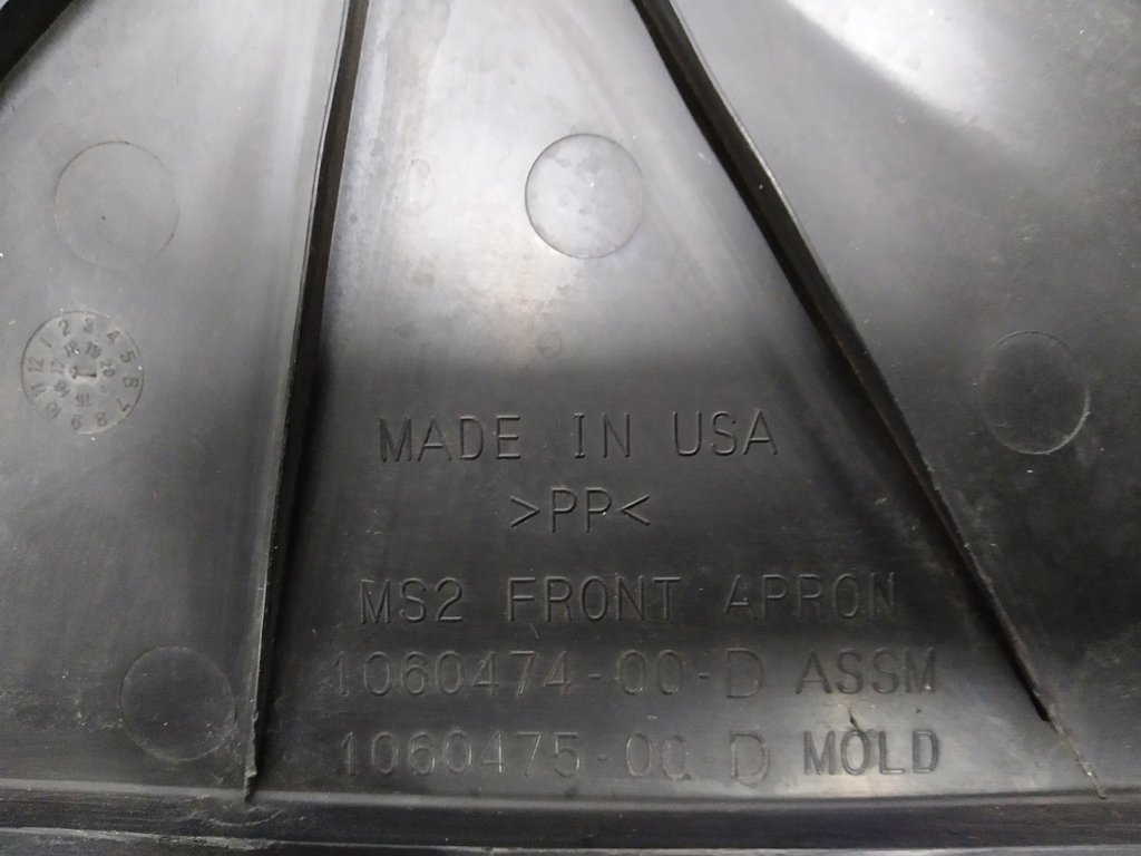 1 Plastikowy kaptur box przód Tesla model S REST 1060474-00-D